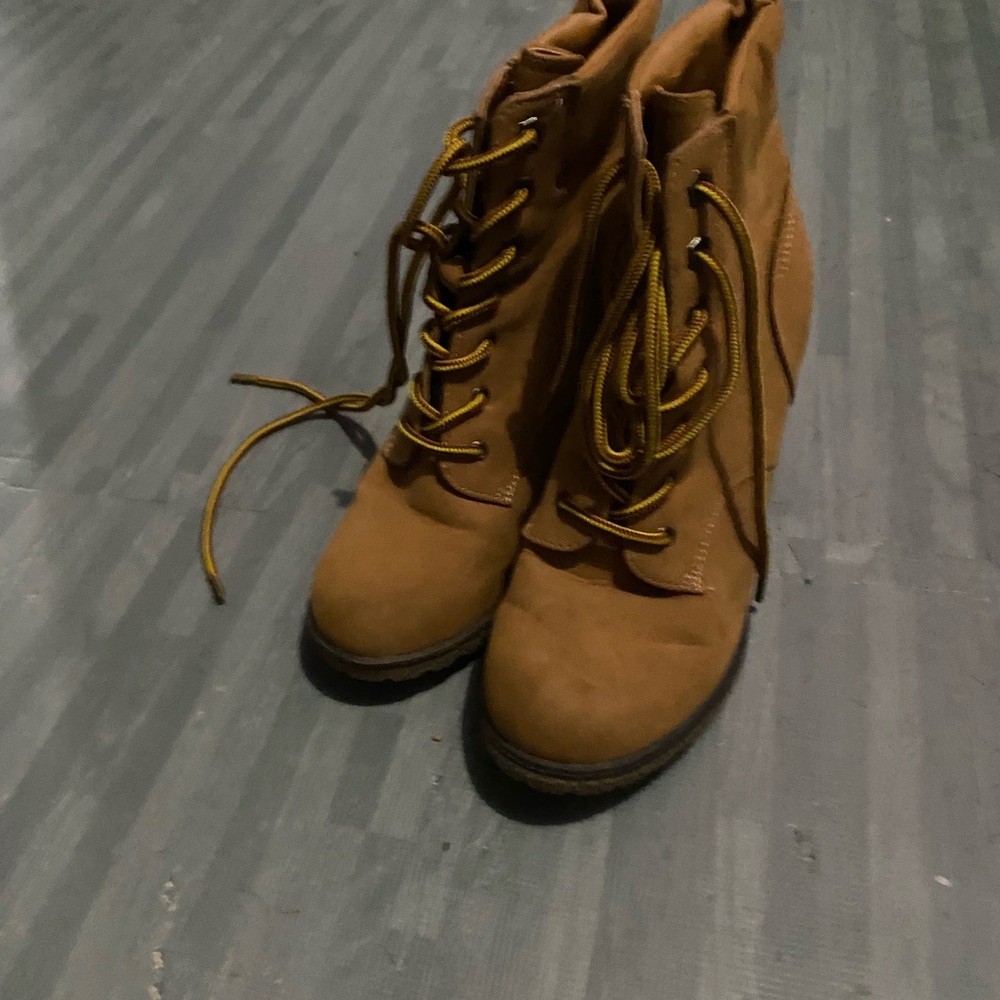 Women's Tan Lace-Up Boots